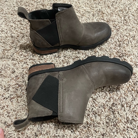 Sorel boots - Picture 4 of 11